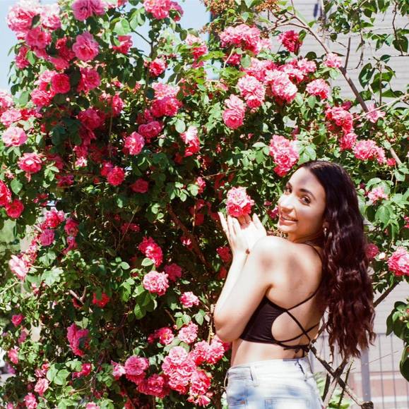 Profile Picture of Mary Athanasopoulos (@maryathanasopou) on Poshmark