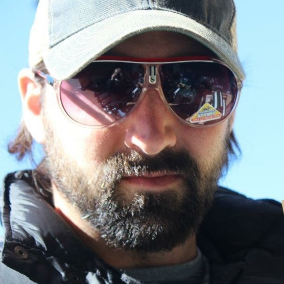 Profile Picture of Steve Bard (@stevobard) on Poshmark