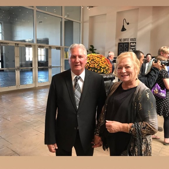 Profile Picture of Sharon Novicki (@garsharinka) on Poshmark