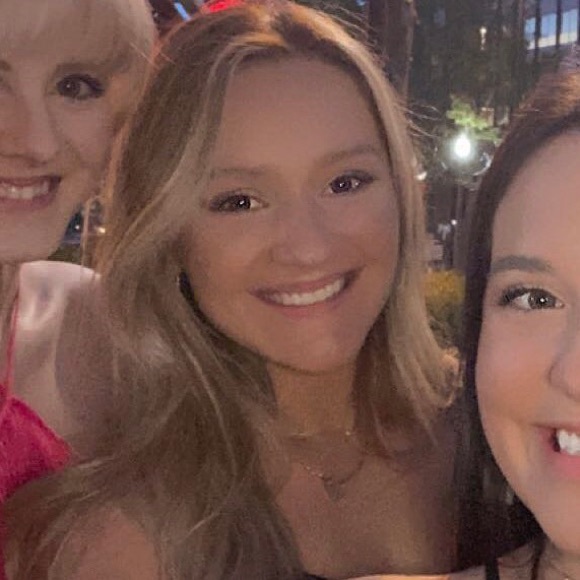 Jacealyn Depoyster - Poshmark Profile Picture of Jacealyn Depoyster (@jacealyntaylor) on Poshmark