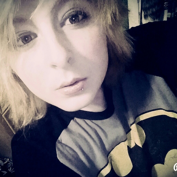 Profile Picture of Dana Fraley (@myinsanity) on Poshmark