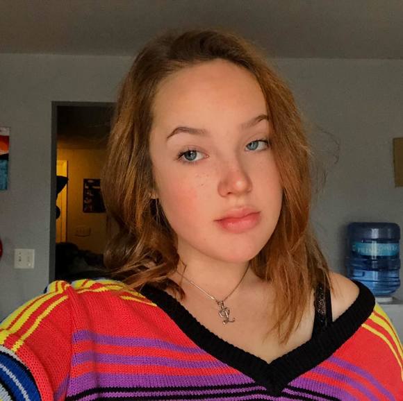 Profile Picture of Logan Carper (@logan_carper) on Poshmark