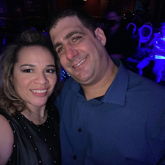 Profile Picture of Vanessa Olazabal (@vaneolate) on Poshmark