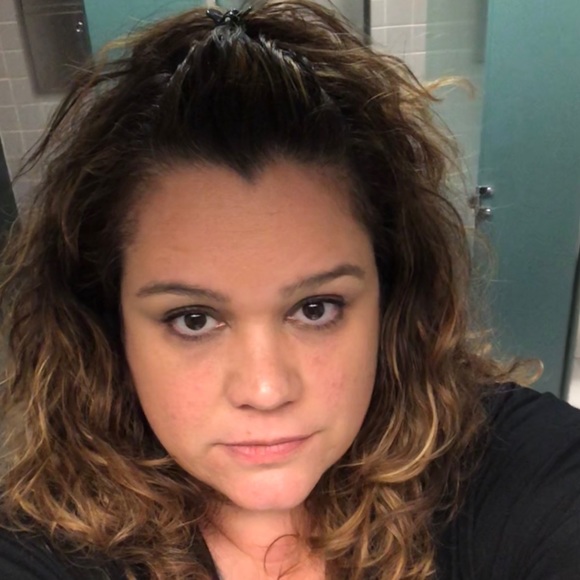 Jo-ann Leon - Poshmark Profile Picture of Jo-ann Leon (@joleon0374) on Poshmark