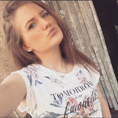 Profile Picture of Julia Horvath (@juliahrth) on Twitter