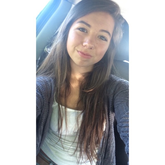 Profile Picture of Alexis Rackley (@alexisbergan) on Poshmark