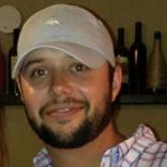 Profile Picture of Sam Ayers (@samayers86) on Poshmark