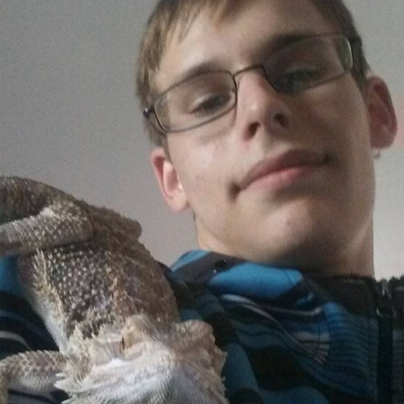 Profile Picture of Joshua Hooke (@joshhooke826) on Poshmark
