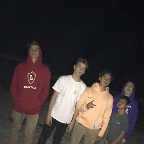 Profile Picture of Eli Pannek (@elipannek) on Poshmark