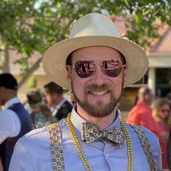 Profile Picture of Derek Abbott (@derekabb) on Poshmark