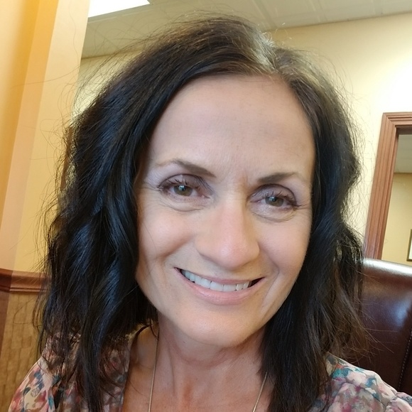 Profile Picture of Paula Ankerman (@ankermanpj) on Poshmark
