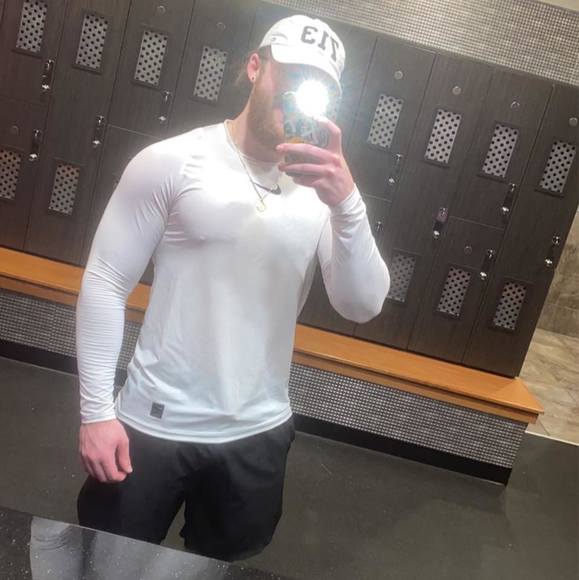 Profile Picture of Noah Switzer (@switzernoah) on Poshmark