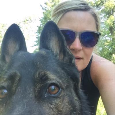 Profile Picture of Lisa Munroe (@Lisa2kids) on Twitter