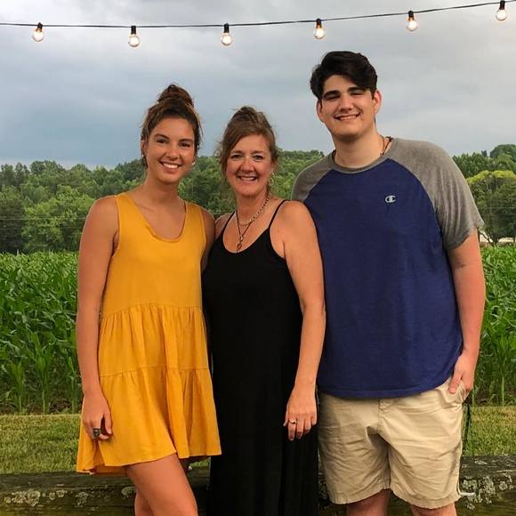 Deree Bivins - Poshmark Profile Picture of Deree Bivins (@dereebivins) on Poshmark