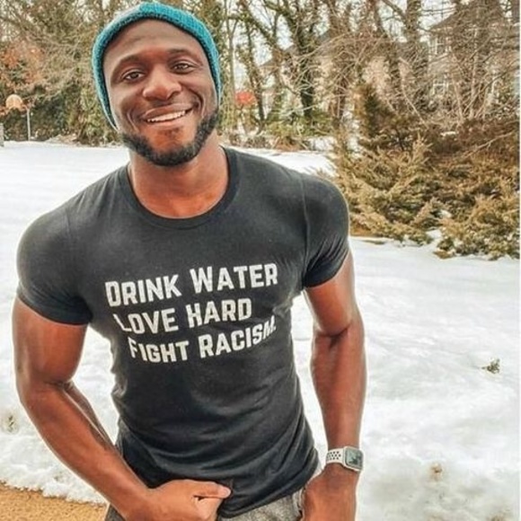 Profile Picture of Denise James (@tdjfamily) on Poshmark