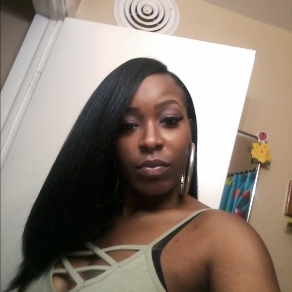 Profile Picture of Daveta Hawkins (@veta32) on Poshmark
