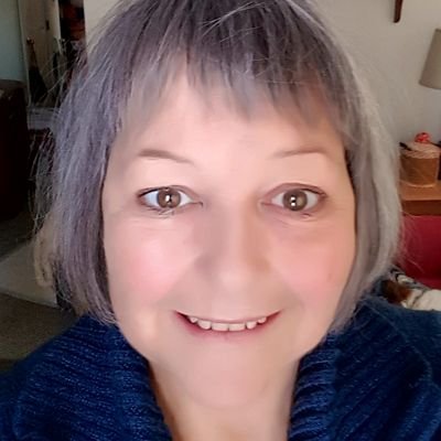 Profile Picture of Lynn Angell (@lynnangell325) on Twitter