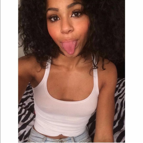 Profile Picture of Alanna Legalley (@lanna_foreign) on Poshmark