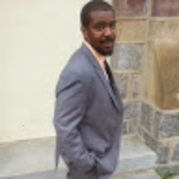 Profile Picture of Ronald Clay (@ronaldclay) on Poshmark
