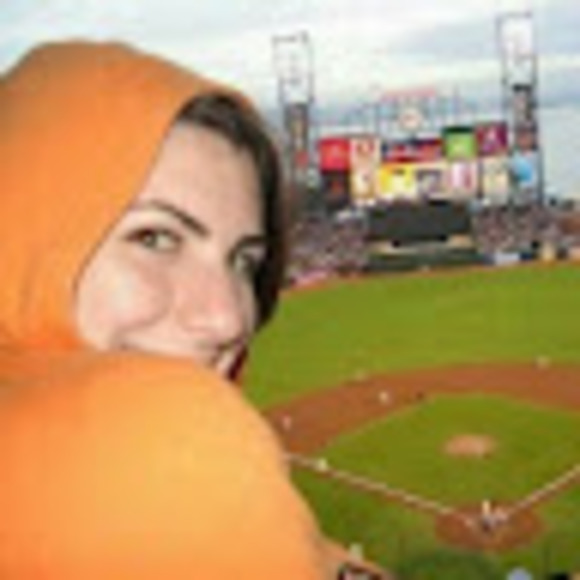 Profile Picture of Erin Sinco (@esinco14) on Poshmark