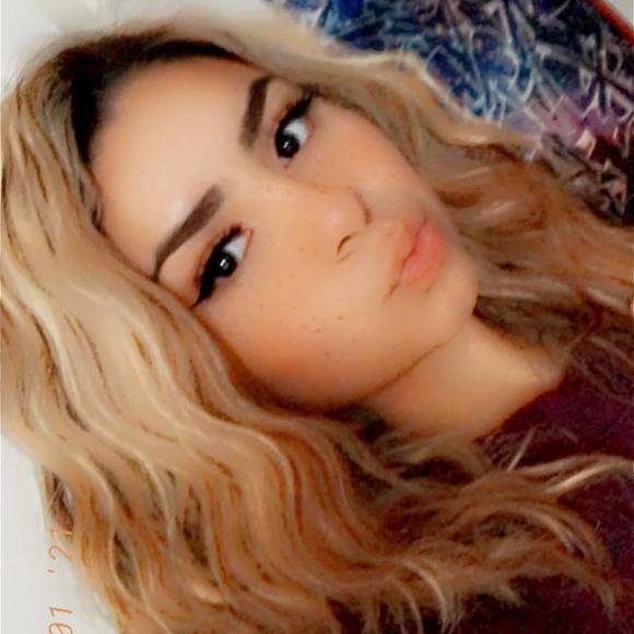 Profile Picture of Naomi Palomar (@yomipal21) on Poshmark