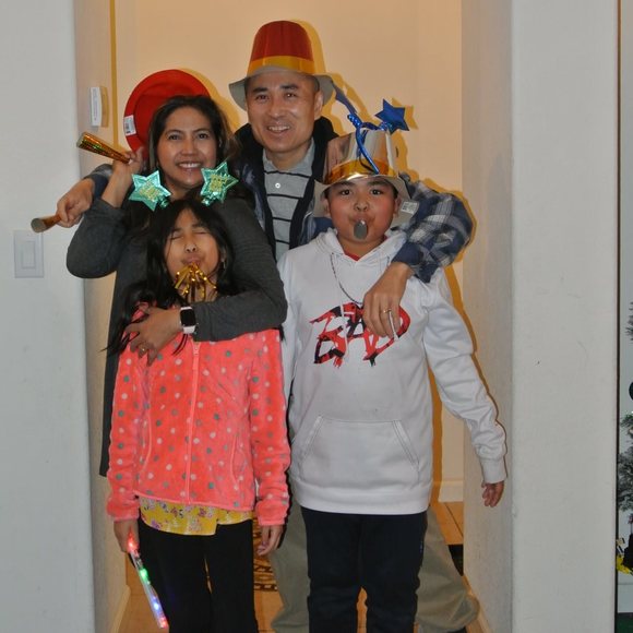 Profile Picture of Manny Reyes (@sisigking0630) on Poshmark