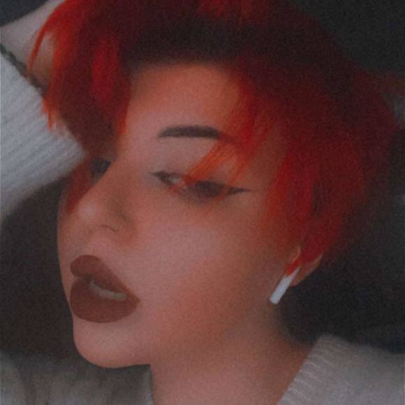 Profile Picture of Jillian Howey (@jillianhowey) on Poshmark