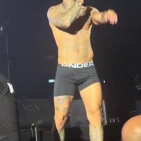 Profile Picture of Merlin Merlin (@merlin_c29_14) on Poshmark