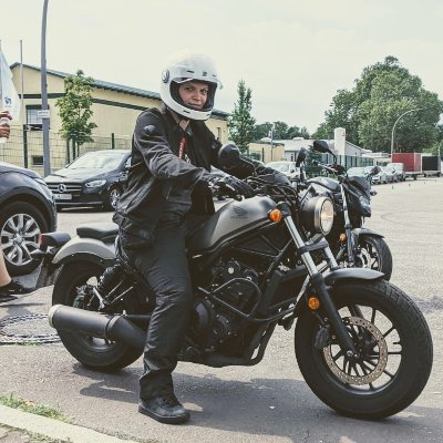 Profile Picture of Alexandra Salvaterra (@DroidAlexandra) on Twitter