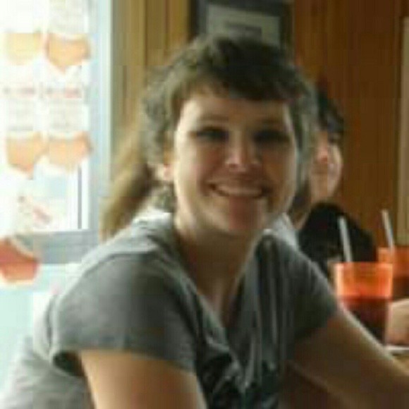 Keasha Tuttle - Poshmark Profile Picture of Keasha Tuttle (@krtt) on Poshmark