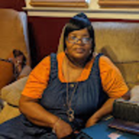 Profile Picture of Patricia Cain (@cainsweetp43) on Poshmark