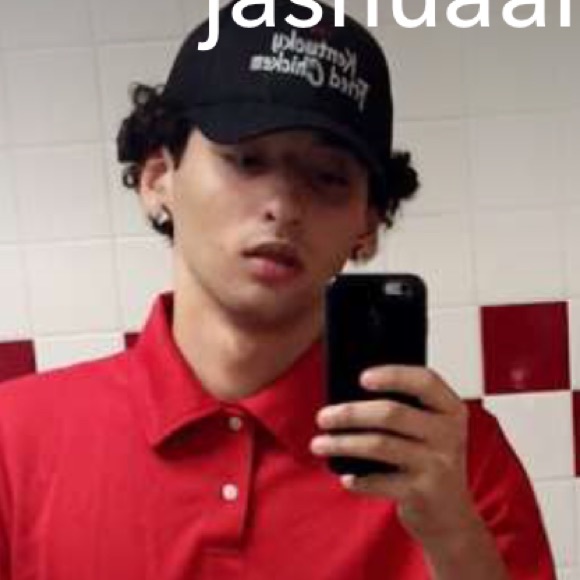 Profile Picture of Edgard Perez (@fhtvtv15) on Poshmark