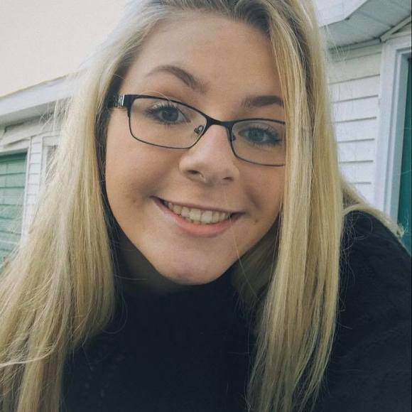 Profile Picture of Erin Budzynski (@erinbud) on Poshmark