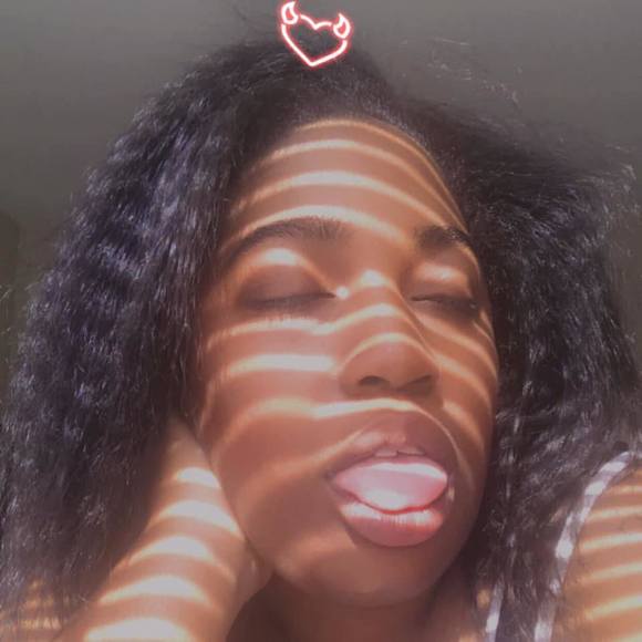 Profile Picture of Joelisa Bridges (@jo_renee) on Poshmark