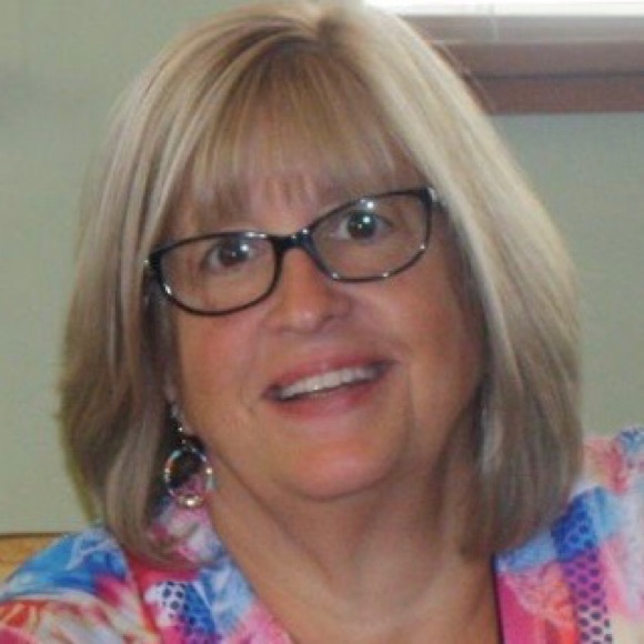 Profile Picture of Nancy Dawson (@ndee78) on Poshmark