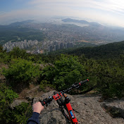 Christopher Weaver - Youtube Profile Picture of Christopher Weaver (@CRWeaventure) on Youtube