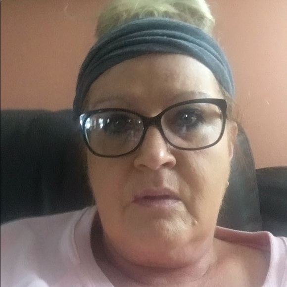 Profile Picture of Joyce Botts (@joycebeaner49) on Poshmark