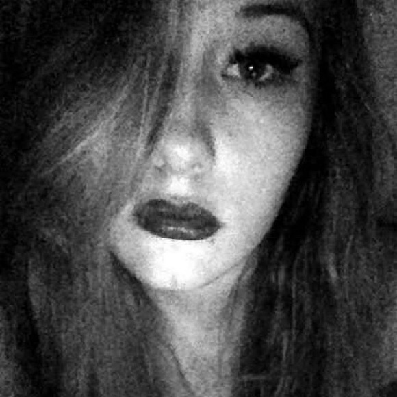 Profile Picture of Miranda Hall (@rebel_rose99) on Poshmark