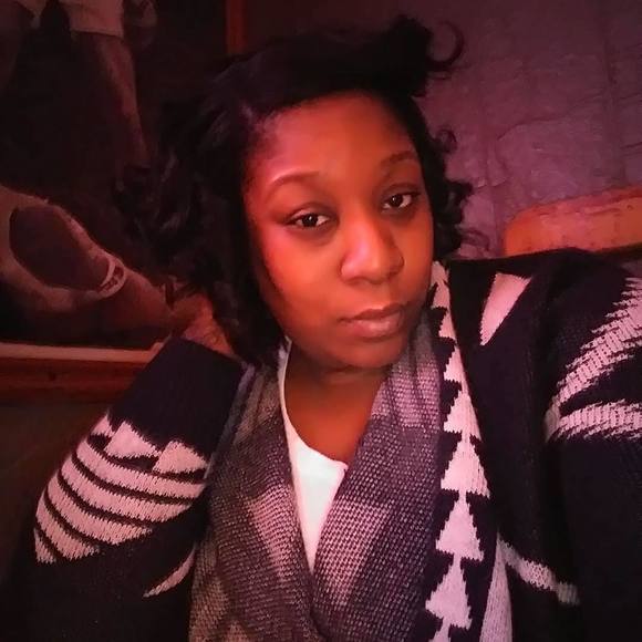 Profile Picture of Marvette Whitelaw (@marvette63) on Poshmark
