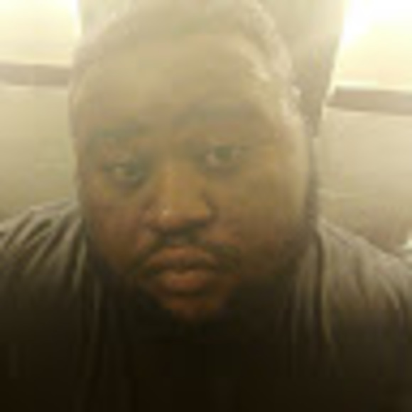 Profile Picture of Ryan Springs (@ryan_springs) on Poshmark
