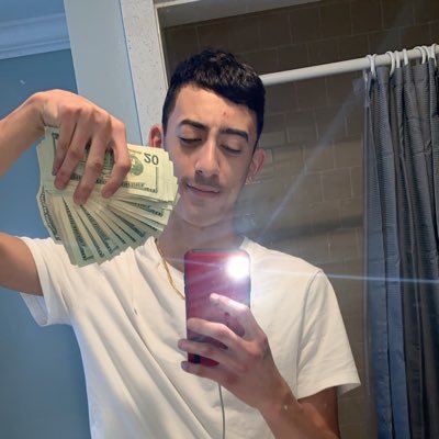 Profile Picture of Robert Desousa (@DesousaRobert7) on Twitter