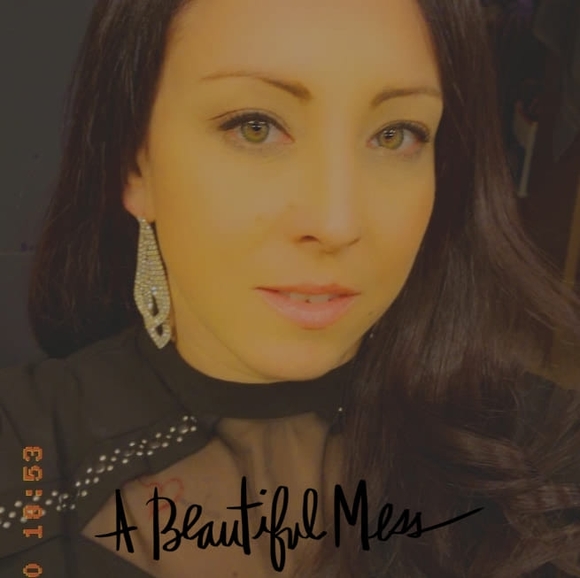 Amber Kirkaldie - Poshmark Profile Picture of Amber Kirkaldie (@amberkirkaldie) on Poshmark