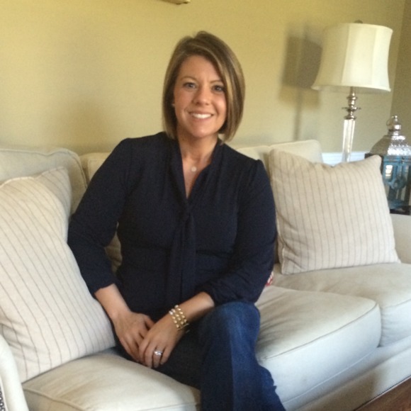 Profile Picture of Dana Killinger taylor (@magnoliadkt) on Poshmark