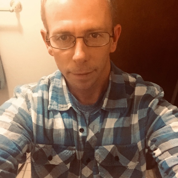 Profile Picture of Jason Revis (@revtech80) on Poshmark
