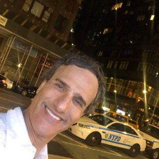 Profile Picture of Ariel Roothman (@ariel.roothman) on Facebook