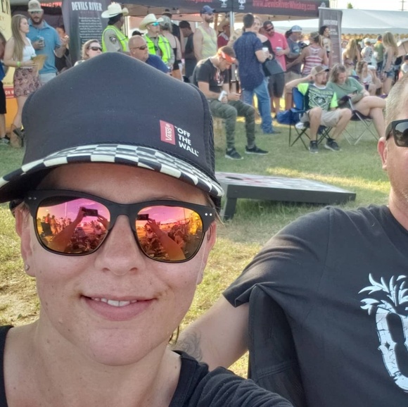 Profile Picture of Carla Sellner (@smoothflady) on Poshmark