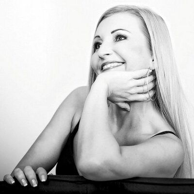 Profile Picture of Melissa Simberg (@simplymissi) on Twitter