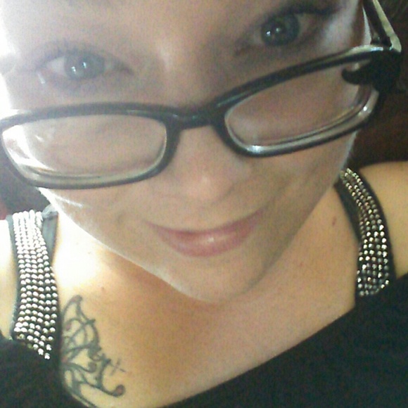 Profile Picture of Rheanna Doesitbest (@rheaxrailed) on Poshmark