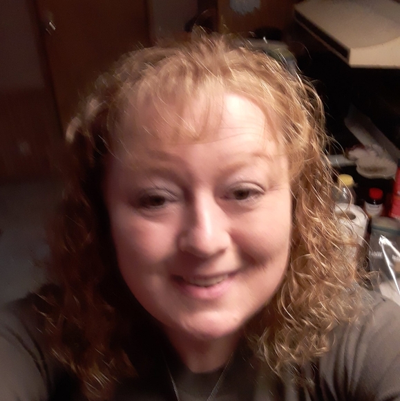 Profile Picture of Jacquelyn Hayes (@jackiehayes0679) on Poshmark