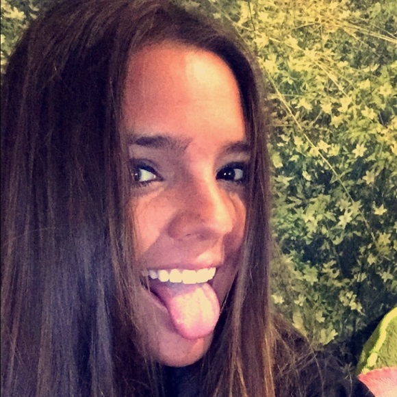 Profile Picture of Morgan Zuerlein (@mzuerlein) on Poshmark